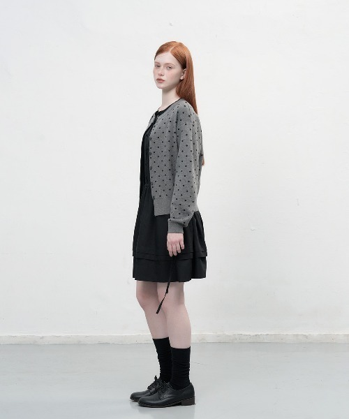 GENERAL IDEA（ジェネラルアイデア）の「semi loose fit dot cardigan セミルーズドットカーディガン（カーディガン/ボレロ・レディース・オリーブ/ブラック/チャコール・L/M/S）」の20枚目の写真