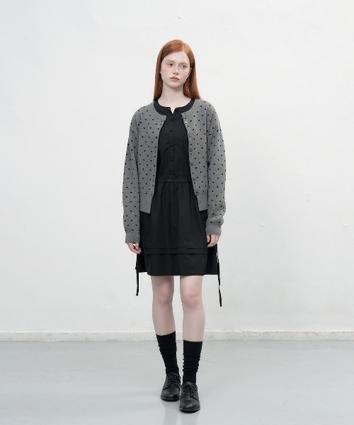 GENERAL IDEA（ジェネラルアイデア）の「semi loose fit dot cardigan セミルーズドットカーディガン（カーディガン/ボレロ・レディース・オリーブ/ブラック/チャコール・L/M/S）」の19枚目の写真