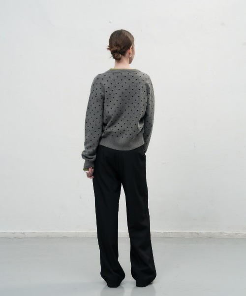 GENERAL IDEA（ジェネラルアイデア）の「semi loose fit dot cardigan セミルーズドットカーディガン（カーディガン/ボレロ・レディース・オリーブ/ブラック/チャコール・L/M/S）」の18枚目の写真