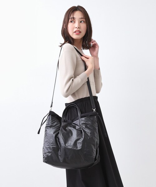 Reflect(リフレクト)の「【しっかり収納/小旅行に◎/インナーバッグ入り/ショルダー付き】2WAYナイロンバッグ(トートバッグ・レディース・チャコールグレー/ブラック・00)」の6枚目の写真