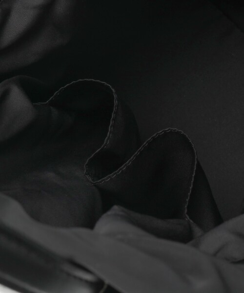 Reflect(リフレクト)の「【しっかり収納/小旅行に◎/インナーバッグ入り/ショルダー付き】2WAYナイロンバッグ(トートバッグ・レディース・チャコールグレー/ブラック・00)」の14枚目の写真