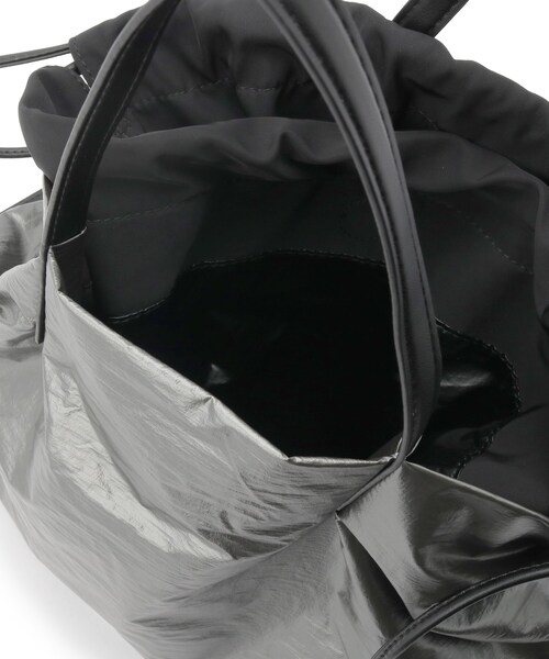 Reflect(リフレクト)の「【しっかり収納/小旅行に◎/インナーバッグ入り/ショルダー付き】2WAYナイロンバッグ(トートバッグ・レディース・チャコールグレー/ブラック・00)」の17枚目の写真