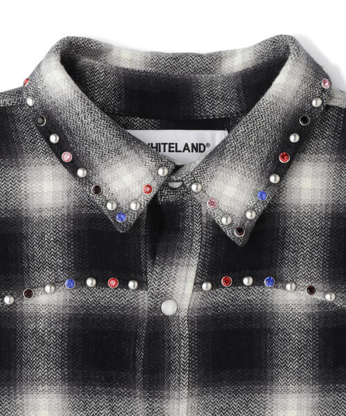 WHITELAND（ホワイトランド）の「WHITELAND/ホワイトランド/STUDS WESTERN SHIRT（シャツ/ブラウス・メンズ・ブラック/レッド・F）」の6枚目の写真