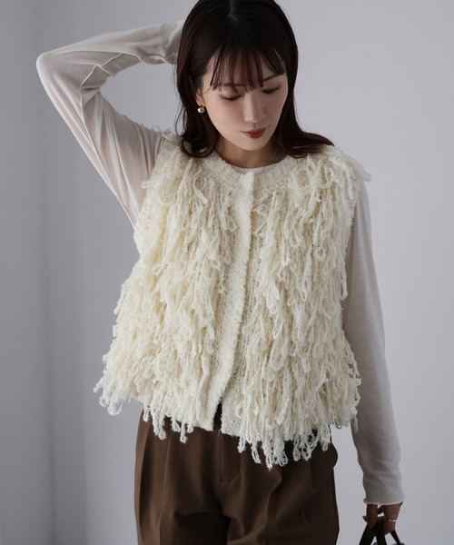 Riberry（リベリー）の「フリンジニットベスト（ベスト・レディース・ブラウン/チャコールグレー/アイボリー・FREE）」の5枚目の写真