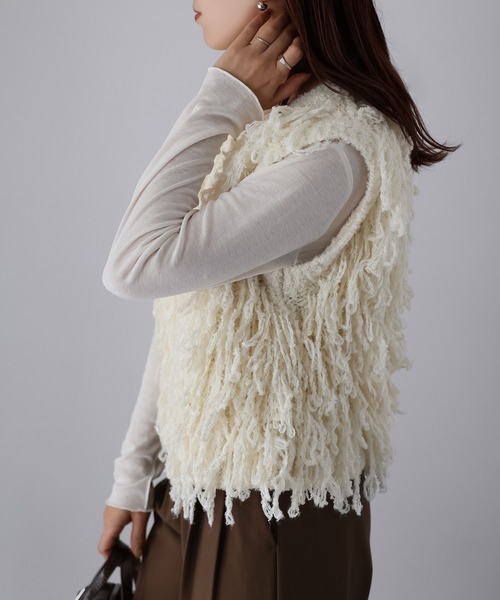 Riberry（リベリー）の「フリンジニットベスト（ベスト・レディース・ブラウン/チャコールグレー/アイボリー・FREE）」の17枚目の写真