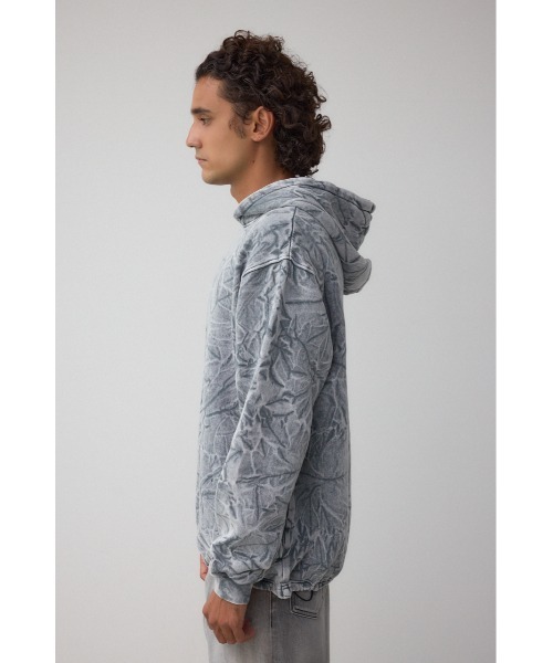 AZUL by moussy(アズールバイマウジー)の「シャドークリンクルフーディートップス(パーカー・メンズ・グレー系その他/ホワイト系その他・MEDIUM/LARGE)」の7枚目の写真