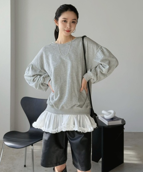 Jewelobe(ジュエローブ)の「バックディープVネックボリュームウラゲプルオーバー(スウェット・レディース・グレー/ブラック・FREE)」の7枚目の写真