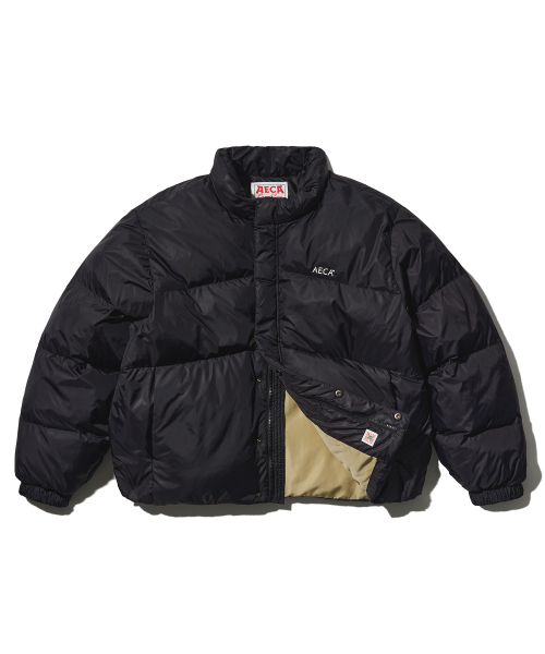 AECA(エイカ)の「AECA CURVED SHORT PUFFER JUMPER-BLACK(ダウンジャケット/コート・メンズ・その他・MEDIUM/LARGE/SMALL)」の1枚目の写真