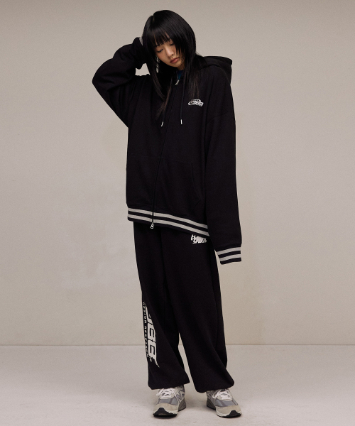 F.ILLUMINATE(フィルミネイト)の「1988サークルロゴフードジップアップ-ブラック(パーカー・レディース・その他・SMALL/MEDIUM/LARGE)」の4枚目の写真