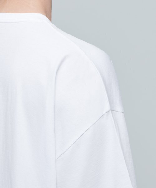 MUSINSA STANDARD（ムシンサスタンダード）の「エクストラオーバーサイズクルーネックTシャツ[ホワイト]（Tシャツ/カットソー・メンズ・その他・SMALL/MEDIUM/LARGE/X-LARGE/XX-LARGE/XXX-LARGE）」の6枚目の写真