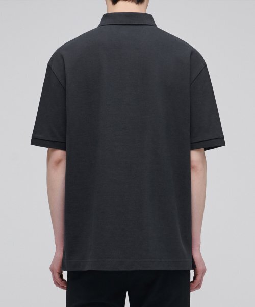 MUSINSA STANDARD（ムシンサスタンダード）の「リラックスフィットピケポロシャツ[ダークグレー]（ポロシャツ・メンズ・その他・MEDIUM/LARGE/X-LARGE/XX-LARGE/SMALL）」の2枚目の写真
