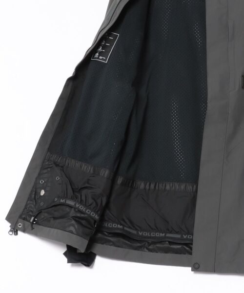 VOLCOM(ボルコム)の「VOLCOM PRIMRY JACKET/ボルコムスキースノーボードウェア(ジャケット)(その他アウター・メンズ・グレー・MEDIUM/LARGE)」の2枚目の写真