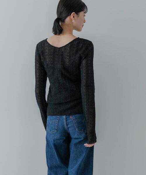 URBAN RESEARCH（アーバンリサーチ）の「ストレッチレース2WAYトップス（Tシャツ/カットソー・レディース・オフホワイト/ブラック・FREE）」の18枚目の写真