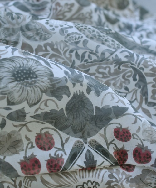 utatane（ウタタネ）の「羽織 ニコアンティーク Strawberry Thief(イチゴ泥棒) ブルーグリーン Fabric by BEST OF MORRIS ベスト・オブ・モリス（着物・レディース・グリーン・FREE）」の7枚目の写真