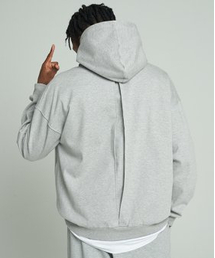 TENER（テネル）の「ハンプ裏スリット刺繍フードパーカーグレー（パーカー）」