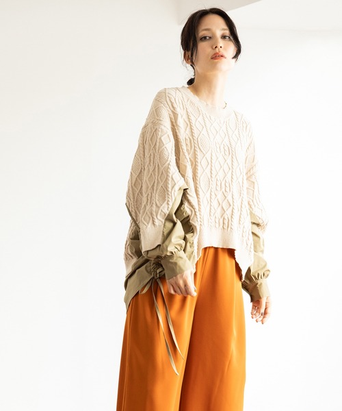 OSMOSIS（オズモーシス）の「ケーブル編切替ニットプルオーバー（ニット/セーター・レディース・アイボリー/ブラック/ライトグレー・ONE SIZE）」の2枚目の写真