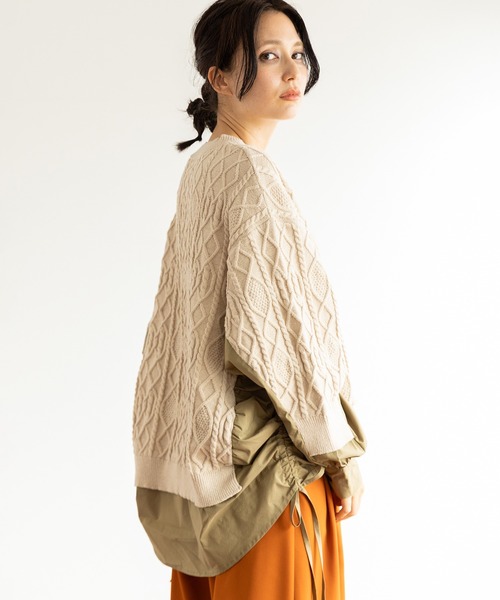 OSMOSIS（オズモーシス）の「ケーブル編切替ニットプルオーバー（ニット/セーター・レディース・アイボリー/ブラック/ライトグレー・ONE SIZE）」の10枚目の写真