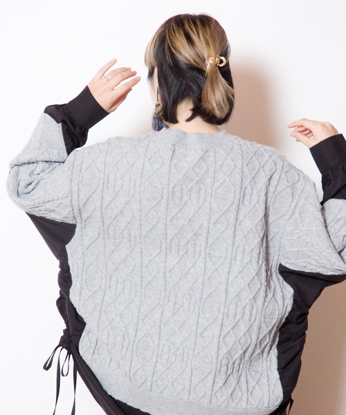 OSMOSIS（オズモーシス）の「ケーブル編切替ニットプルオーバー（ニット/セーター・レディース・アイボリー/ブラック/ライトグレー・ONE SIZE）」の18枚目の写真