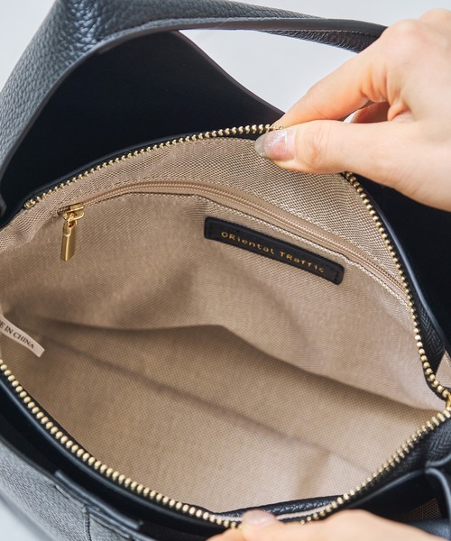 31 Sons de mode(トランテアン ソン ドゥ モード)の「ショルダーホーボーバッグ(ハンドバッグ・レディース・ホワイト/ブラック・フリ-)」の13枚目の写真