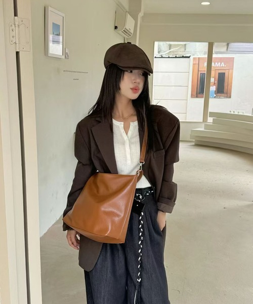 NuNuNa(ヌヌナ)の「【NuNuNa】2WAY合成皮革ショルダーバッグ(ショルダーバッグ・レディース・ブラウン/キャメル/ブラック/アイボリー・FREE)」の15枚目の写真