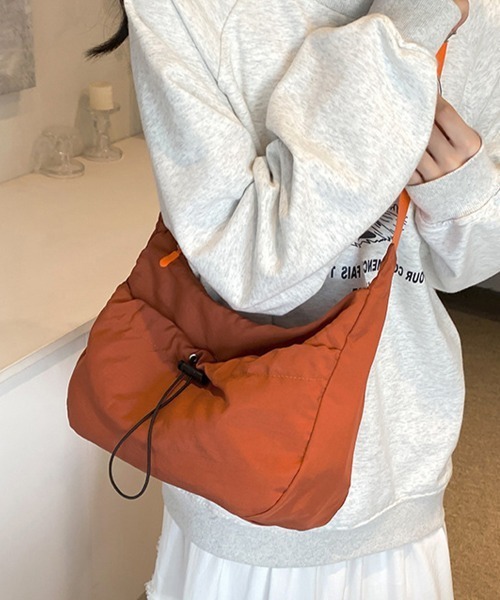 Miniministore(ミニミニストア)の「ショルダーバッグ ナイロン 無地 軽量(ショルダーバッグ・レディース・カーキ/イエロー/オレンジ/アイボリー/ブラック・FREE)」の5枚目の写真
