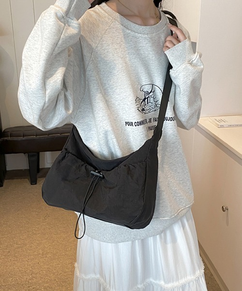 Miniministore(ミニミニストア)の「ショルダーバッグ ナイロン 無地 軽量(ショルダーバッグ・レディース・カーキ/イエロー/オレンジ/アイボリー/ブラック・FREE)」の8枚目の写真