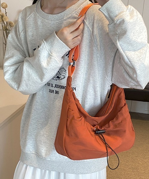 Miniministore(ミニミニストア)の「ショルダーバッグ ナイロン 無地 軽量(ショルダーバッグ・レディース・カーキ/イエロー/オレンジ/アイボリー/ブラック・FREE)」の19枚目の写真