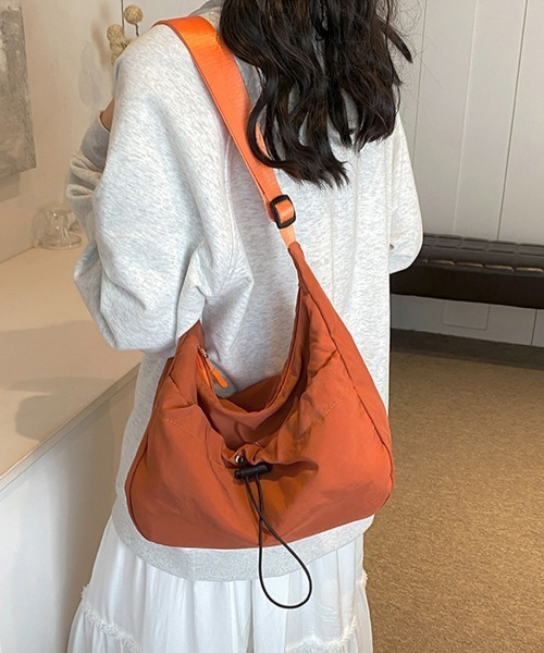 Miniministore(ミニミニストア)の「ショルダーバッグ ナイロン 無地 軽量(ショルダーバッグ・レディース・カーキ/イエロー/オレンジ/アイボリー/ブラック・FREE)」の20枚目の写真