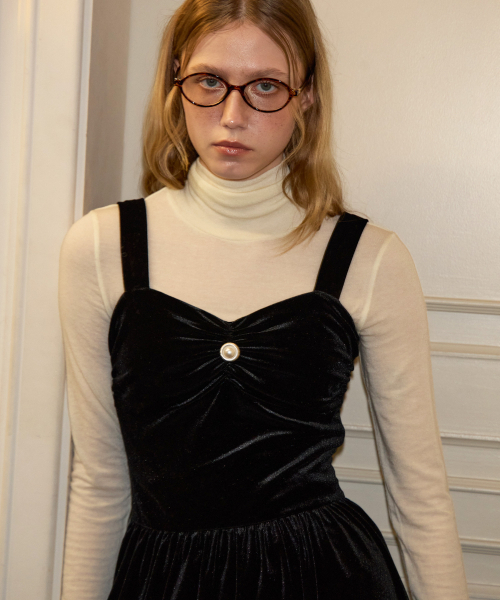 SALON DE YOHN(サロンドヨーン)の「Button Point Velvet Mini Dress(ワンピース・レディース・その他・SMALL/MEDIUM)」の3枚目の写真
