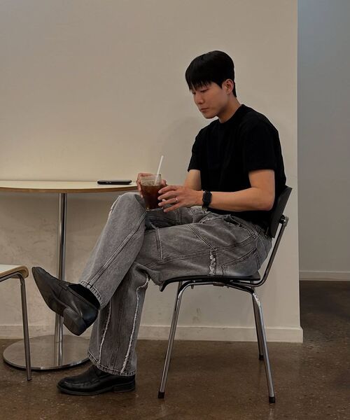UNGIMMICK(アンジミック)の「STONE WASHED DENIM PANTS (GRAY)(デニムパンツ・メンズ・その他・MEDIUM/SMALL/LARGE)」の5枚目の写真