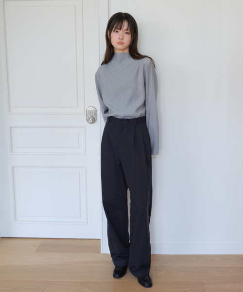 YUPPE(ヨッペ)の「TUCKED COTTON PANTS_NAVY(その他パンツ・レディース・その他・SMALL/MEDIUM)」の6枚目の写真