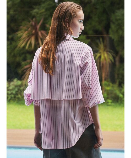 ELENDEEK(エレンディーク)の「ストライプレイヤードシャツ(シャツ/ブラウス・レディース・オフホワイト/ブルー/ピンク・FREE)」の3枚目の写真