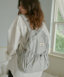 LENEE B（レニービー）の「ストリングバックパックライトグレー（バックパック/リュック）」