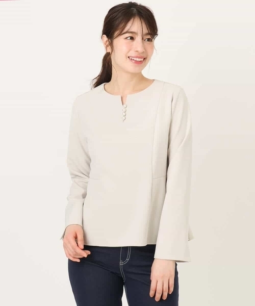 OFUON le MK（オフオンルエムケー）の「[セットアップ対応]ダブルクロス ペプラムブラウス/洗える/WEB限定サイズあり（シャツ/ブラウス・レディース・ベージュ/ネイビー・36/38/40）」の3枚目の写真