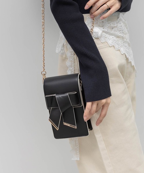 RANDA(ランダ)の「リボンベルトミニショルダーバッグ(ショルダーバッグ・レディース・アイボリー/ブラック/グレイッシュベージュ・FREE)」の2枚目の写真