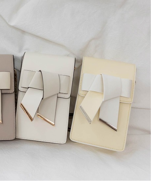 RANDA(ランダ)の「リボンベルトミニショルダーバッグ(ショルダーバッグ・レディース・アイボリー/ブラック/グレイッシュベージュ・FREE)」の13枚目の写真