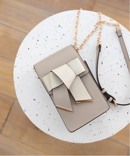 RANDA(ランダ)の「リボンベルトミニショルダーバッグ(ショルダーバッグ・レディース・アイボリー/ブラック/グレイッシュベージュ・FREE)」の17枚目の写真