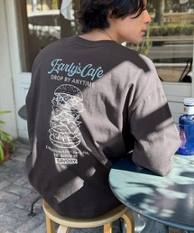 Java（ジャバ）の「《JaVaジャバコラボ》遊び心のあるカフェロゴが映えるバックプリントT。刺繍使いハンバーガーデザインTシャツ（Tシャツ/カットソー）」