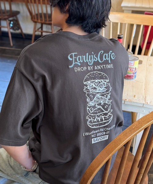 Java（ジャバ）の「《JaVaジャバコラボ》遊び心のあるグラフィックがコーデを盛り上げる！刺繍＆プリント使いダイナーデザインTシャツ（Tシャツ/カットソー・メンズ・チャコールグレー/ホワイト/ピンク・SMALL/MEDIUM/LARGE）」の20枚目の写真