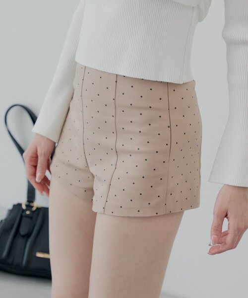 コンパクトショートパンツ（その他パンツ）｜Chico（チコ）の