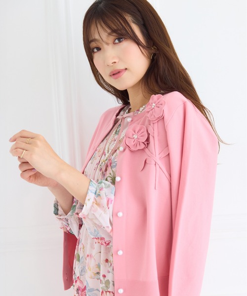 Rose Tiara(ローズティアラ)の「立体フラワーモチーフニットカーディガン(カーディガン/ボレロ・レディース・ピンク/ネイビー/オフホワイト・38/42/46)」の22枚目の写真