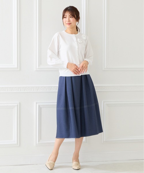 Rose Tiara(ローズティアラ)の「立体フラワーモチーフニットカーディガン(カーディガン/ボレロ・レディース・ピンク/ネイビー/オフホワイト・38/42/46)」の7枚目の写真