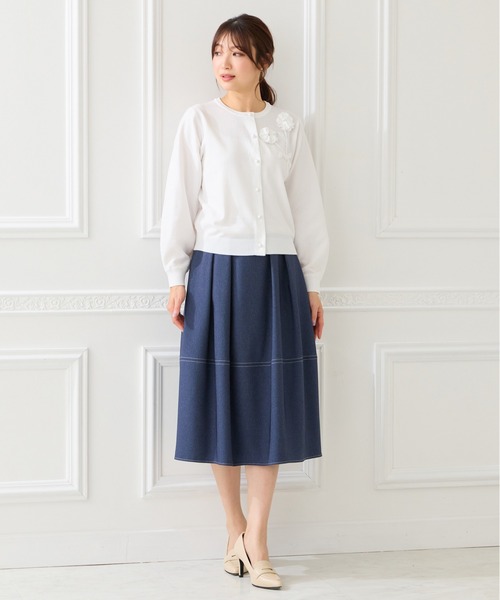 Rose Tiara(ローズティアラ)の「立体フラワーモチーフニットカーディガン(カーディガン/ボレロ・レディース・ピンク/ネイビー/オフホワイト・38/42/46)」の8枚目の写真