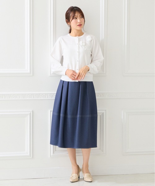 Rose Tiara(ローズティアラ)の「立体フラワーモチーフニットカーディガン(カーディガン/ボレロ・レディース・ピンク/ネイビー/オフホワイト・38/42/46)」の9枚目の写真