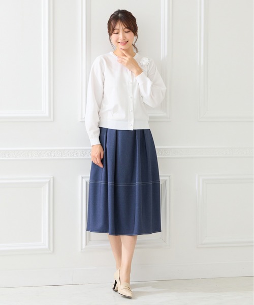 Rose Tiara(ローズティアラ)の「立体フラワーモチーフニットカーディガン(カーディガン/ボレロ・レディース・ピンク/ネイビー/オフホワイト・38/42/46)」の10枚目の写真