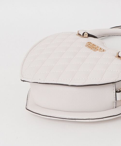 Guess(ゲス)の「ATABEY Heart Bag ハンドバッグ (ショルダーバッグ・レディース・イエロー/グリーン/ブラック/オフホワイト・ONE SIZE)」の20枚目の写真