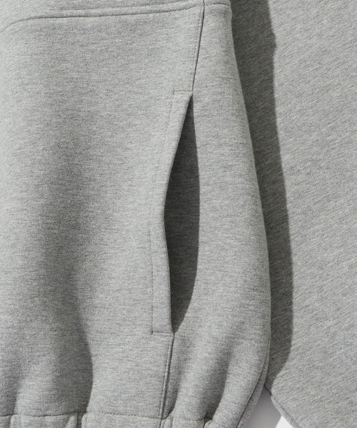 ADAM ET ROPE'（アダムエロペ）の「ダンボールスウェット ハーフジップ プルオーバー（スウェット・メンズ・ブラック/ライトグレー・L/M）」の6枚目の写真