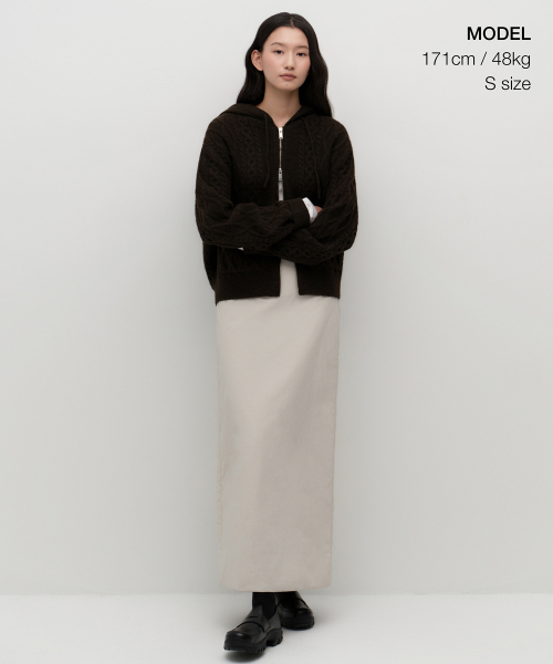 MUSINSA STANDARD WOMAN（ムシンサスタンダードウーマン）の「ウィメンズパディッドマキシスカート[ダスティクリーム]（スカート・レディース・その他・S/M/L）」の2枚目の写真