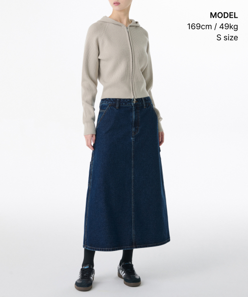 MUSINSA STANDARD WOMAN（ムシンサスタンダードウーマン）の「ウィメンズデニムカーペンターロングスカート[ミディアムインディゴ]（スカート・レディース・その他・LARGE/X-SMALL/SMALL/MEDIUM）」の2枚目の写真