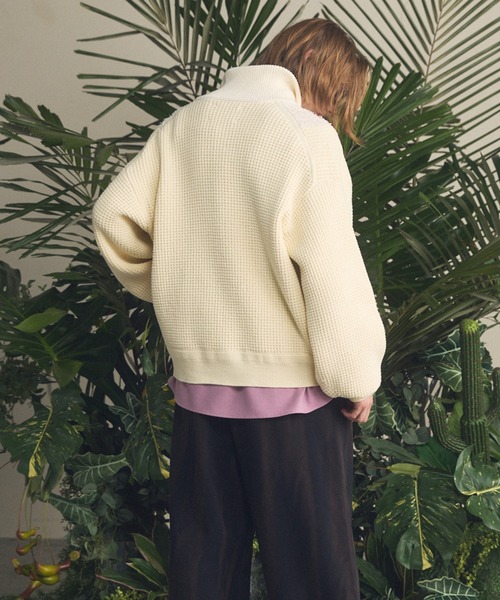 MAISON SPECIAL(メゾンスペシャル)の「《UNISEX》Prime-Over V-neck Panel Switching Drivers Knit Blouson/プライムオーバーV切替ドライバーズニットブルゾン【MAISON SPECIAL/メゾンスペシャル】(カーディガン/ボレロ・メンズ・アイボリー/ブラック・0/1/2)」の12枚目の写真